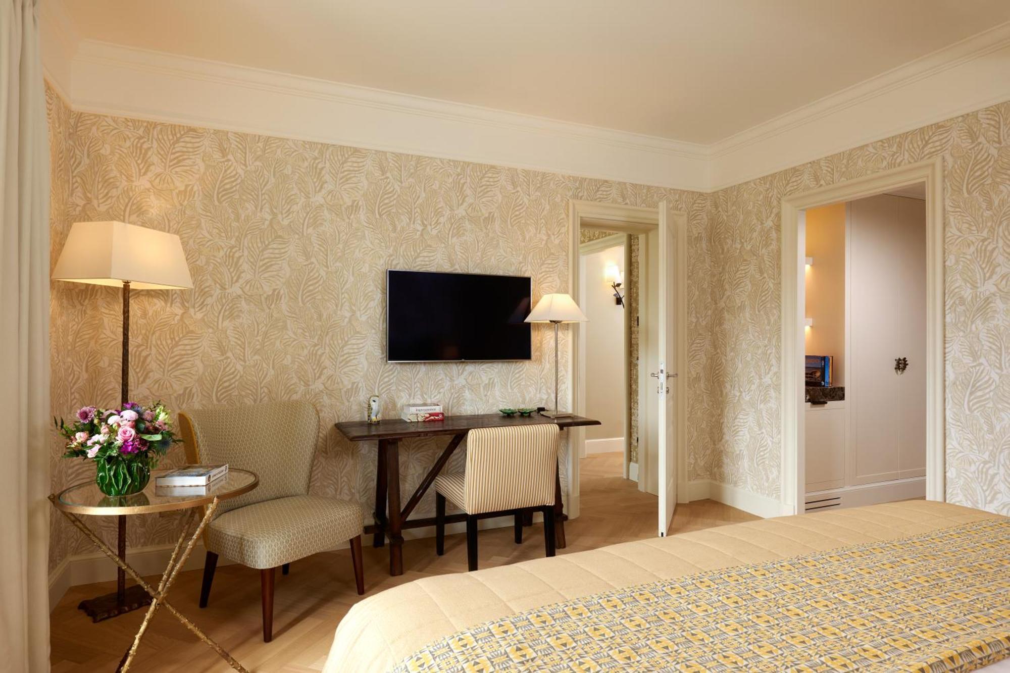 Rocco Forte Hotel Savoy Флоренция Екстериор снимка